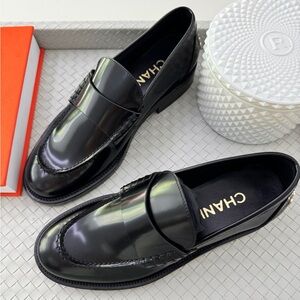 CHANEL BLACK SHINY LEATHER LOAFERS OXFORD SHOES  LOGO MOCCASINS